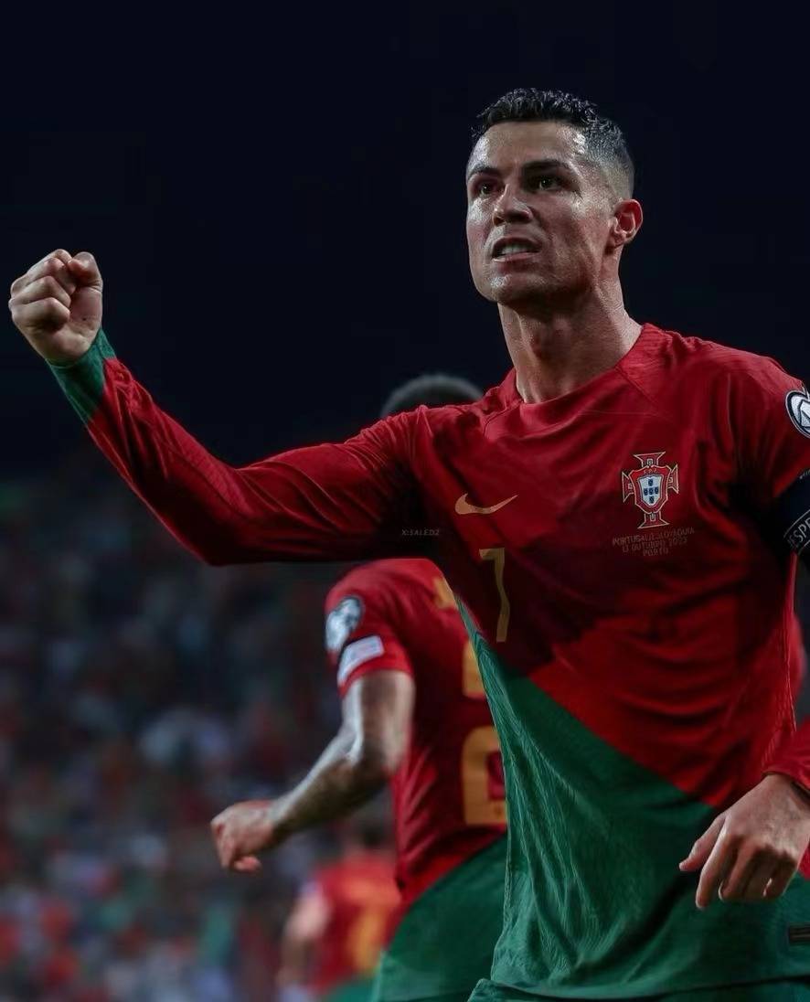 包含西班牙挽回颓势，力克瑞典晋级！的词条