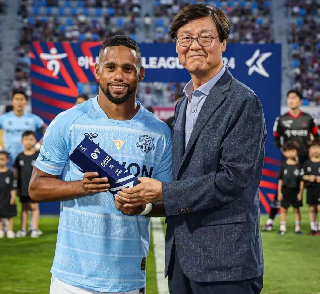 黄蜂队签下大牌球员转会签约正式达成