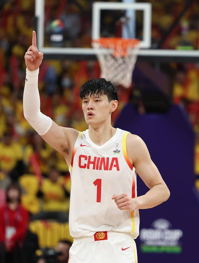亚洲杯篮球赛迎来热门对决，中国队实力出众