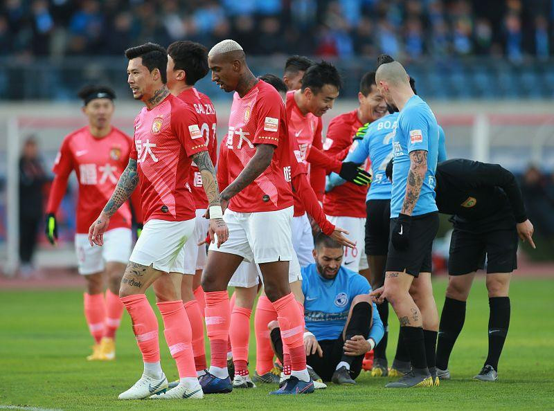 广州富力客场惨败广州恒大，遭遇四连败的简单介绍