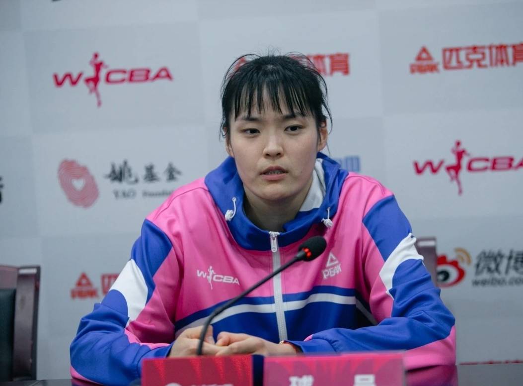 包含平均身高持续攀升，令球队内线优势明显的词条