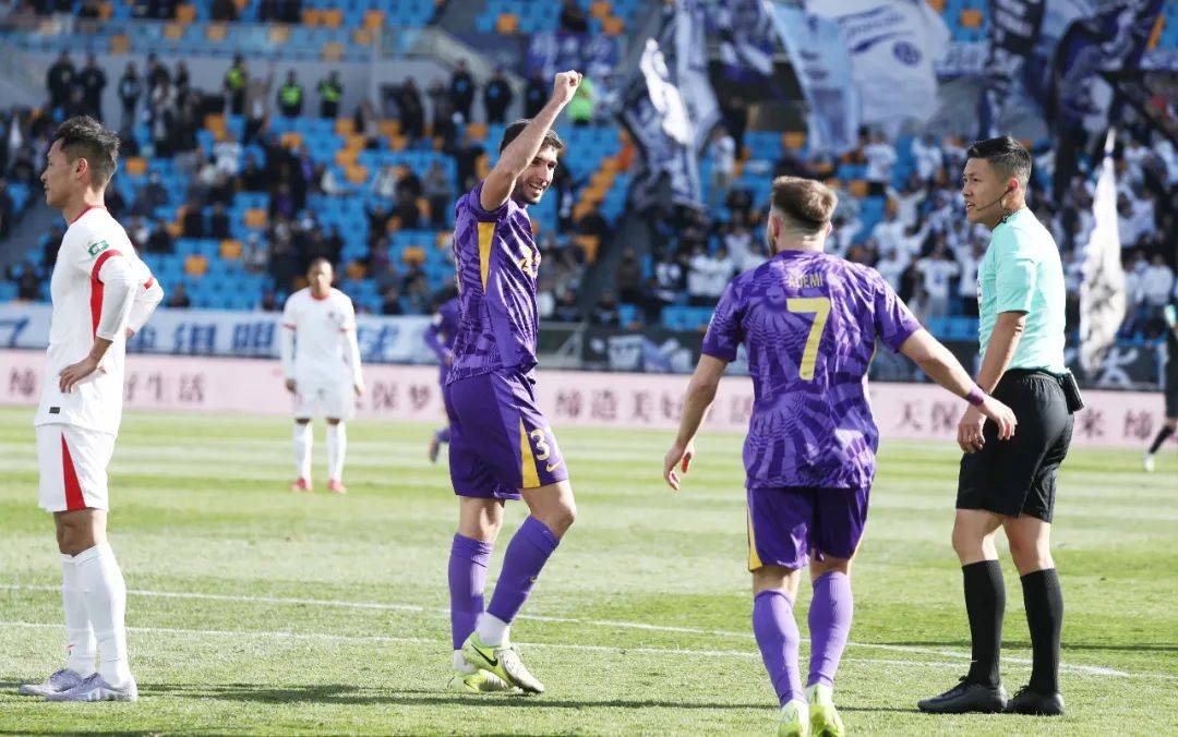 打破僵局关键进球，球队摘取胜利的简单介绍