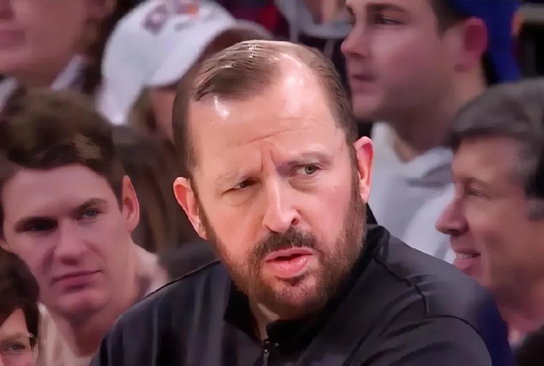 巴塞罗那在圣西罗球场战胜对手，取得关键胜利