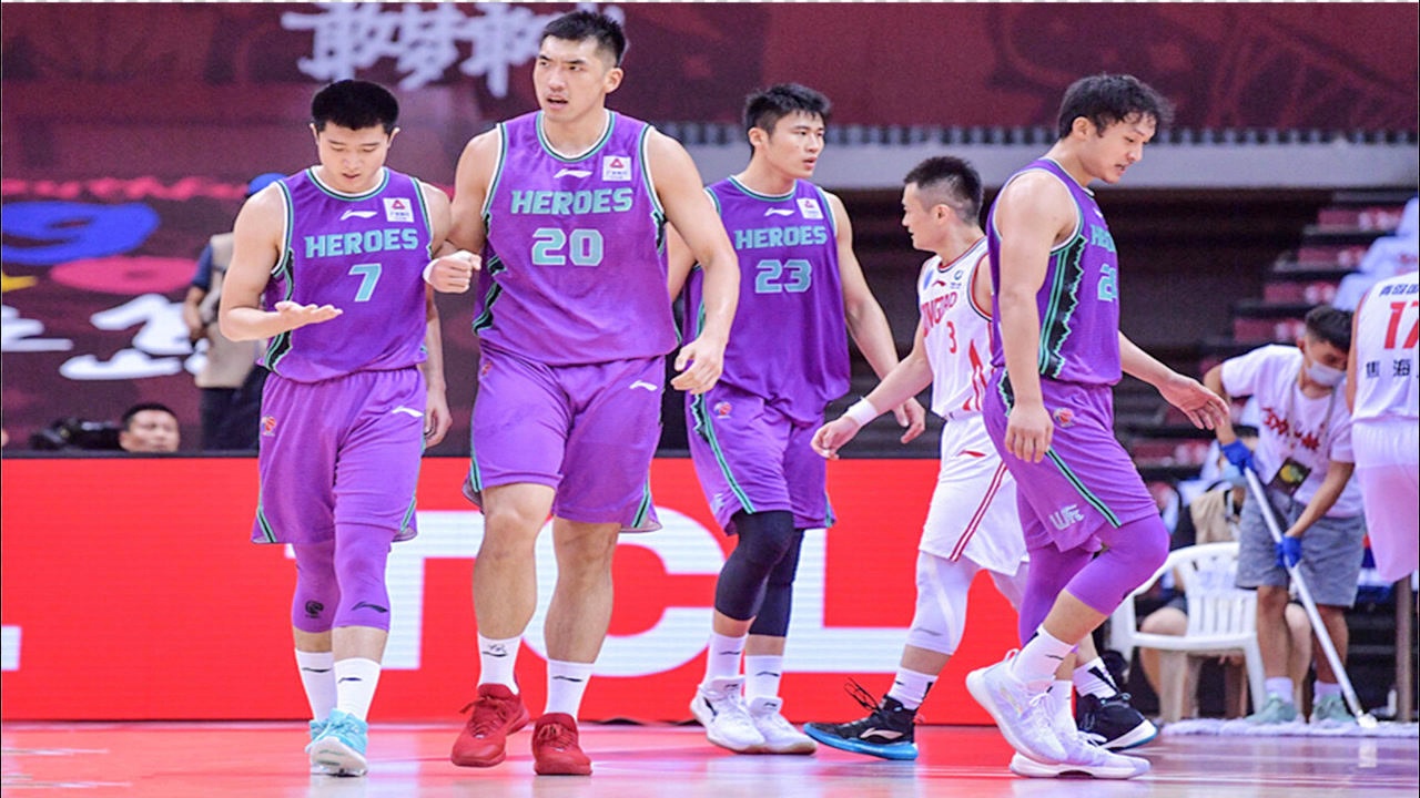 贵州男篮连胜三场，攀升积分排名