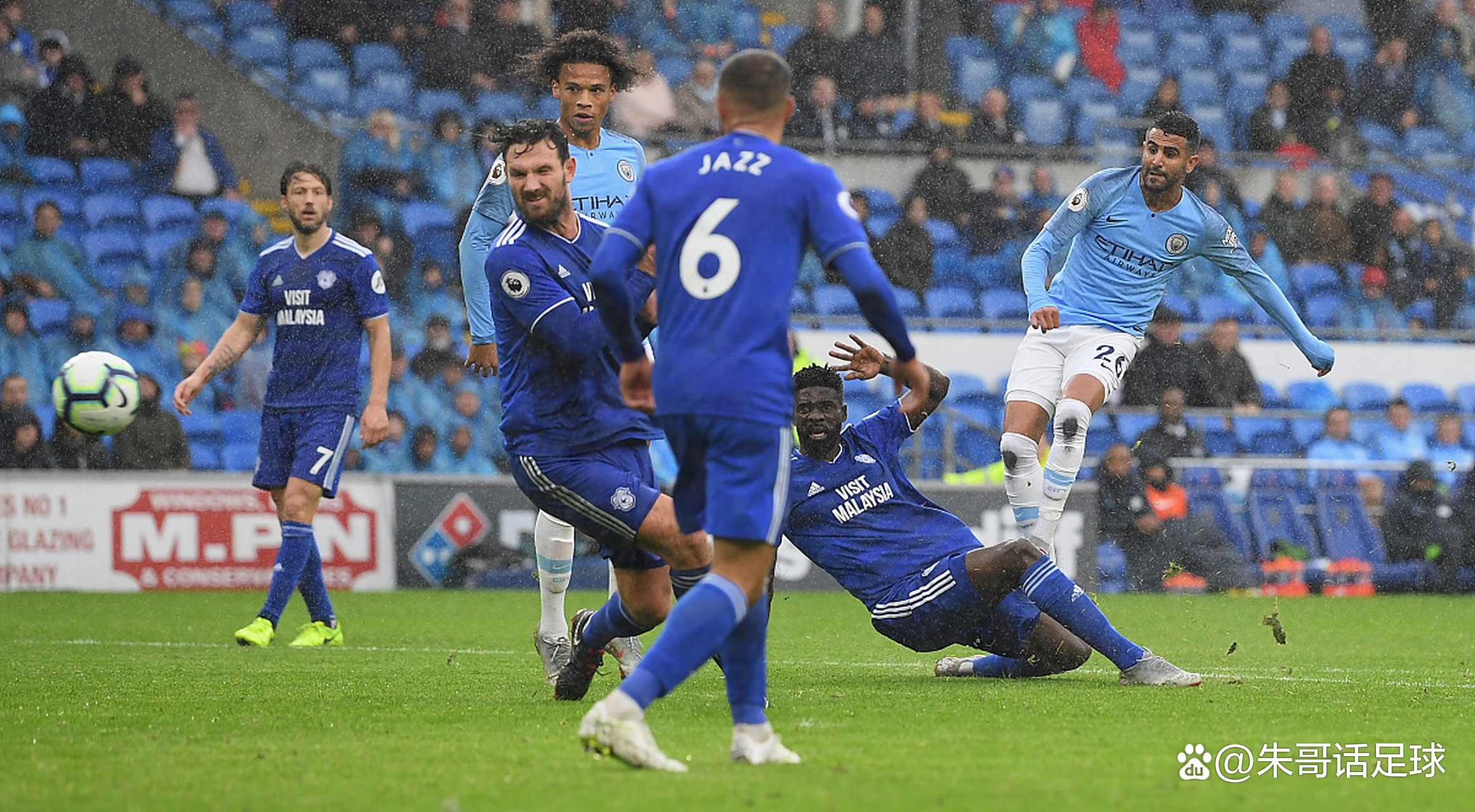 埃弗顿击败对手，震撼马纳联赛