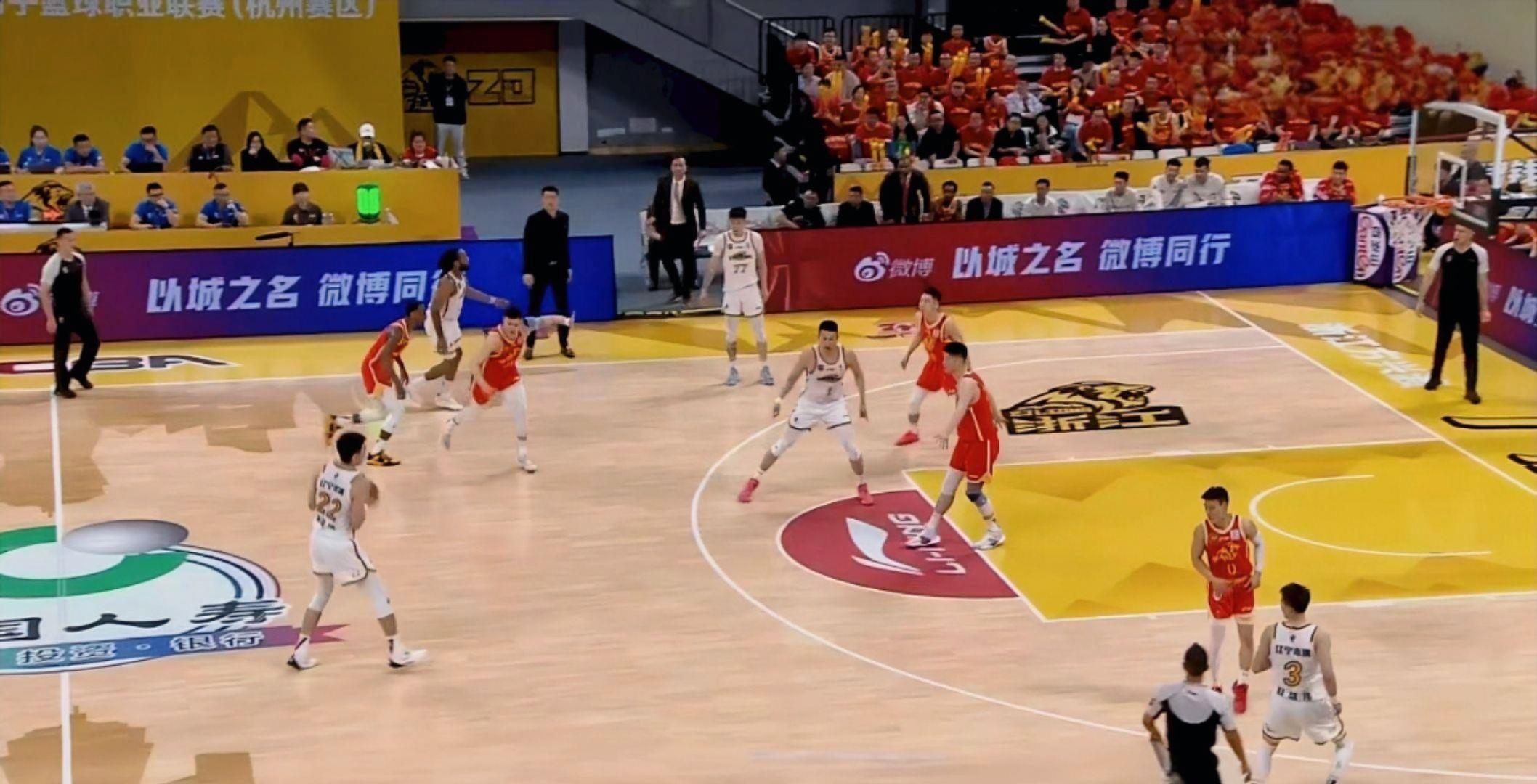 辽宁男篮遭遇逆境，寻求突破