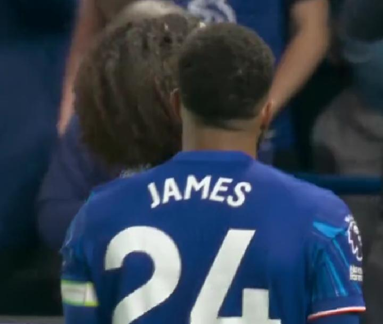 曼城主场不敌南安普顿，夺冠悬崖边缘