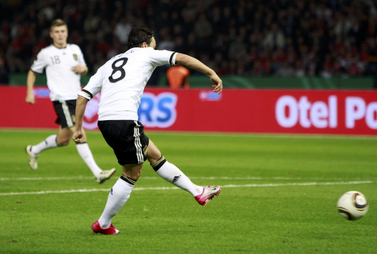 塞尔维亚客场平局，欧预赛比赛球队领队工作探讨的简单介绍