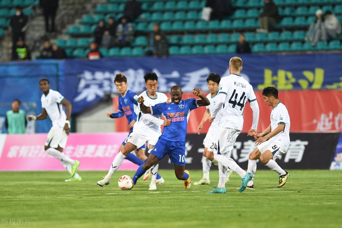 大连铁血豪取胜利，球队统治局势的简单介绍