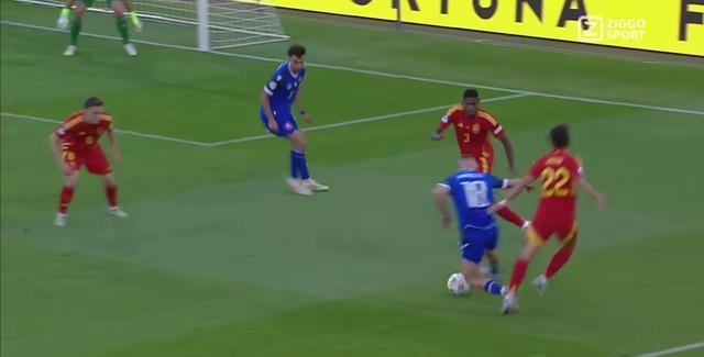 波兰队在对阵格鲁吉亚的比赛中战胜敌人