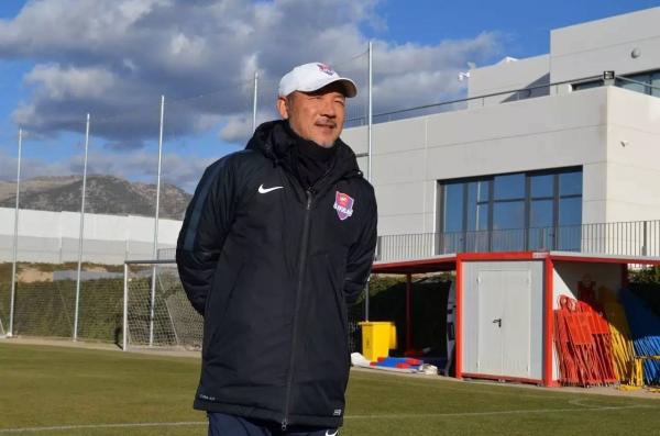 关于重庆力帆主场遭遇惨败，需调整战术！的信息