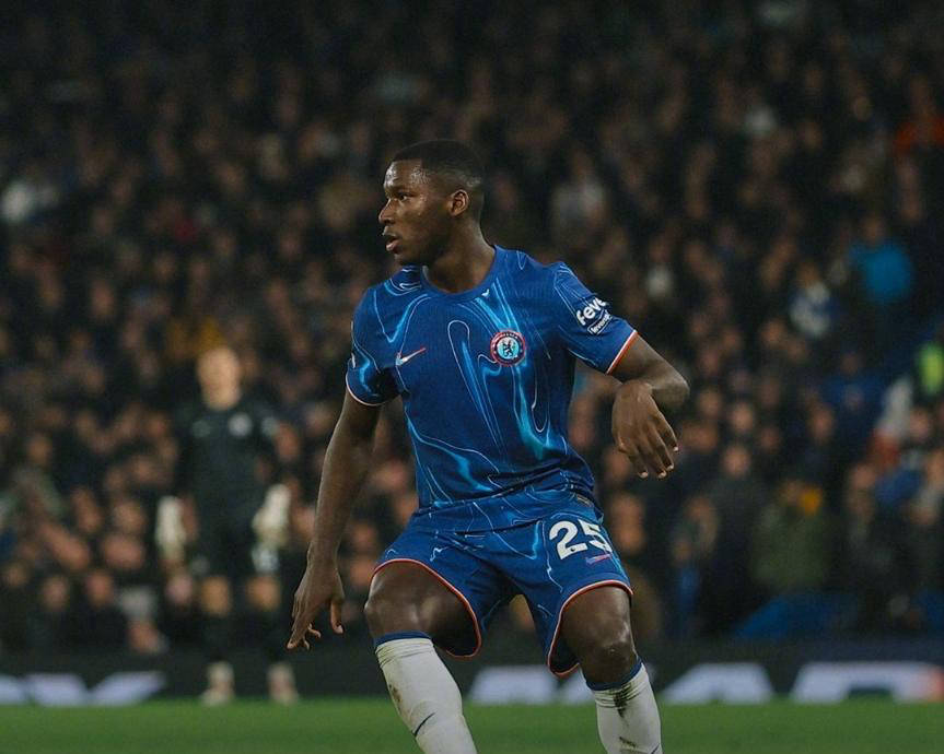 南安普顿门将表现高光，力保球门不失