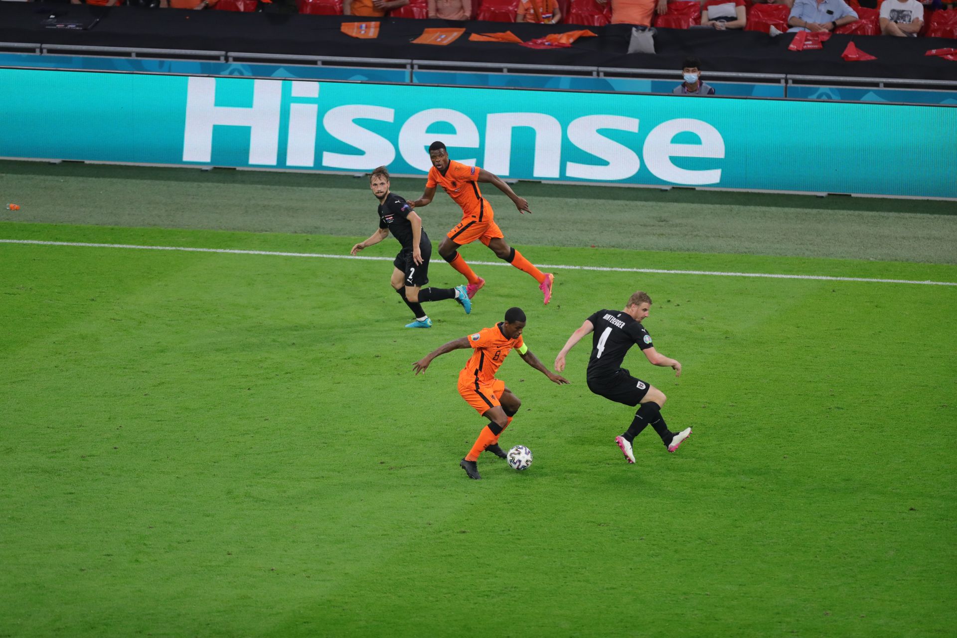 比利时挑战丹麦，双方实力均衡的简单介绍