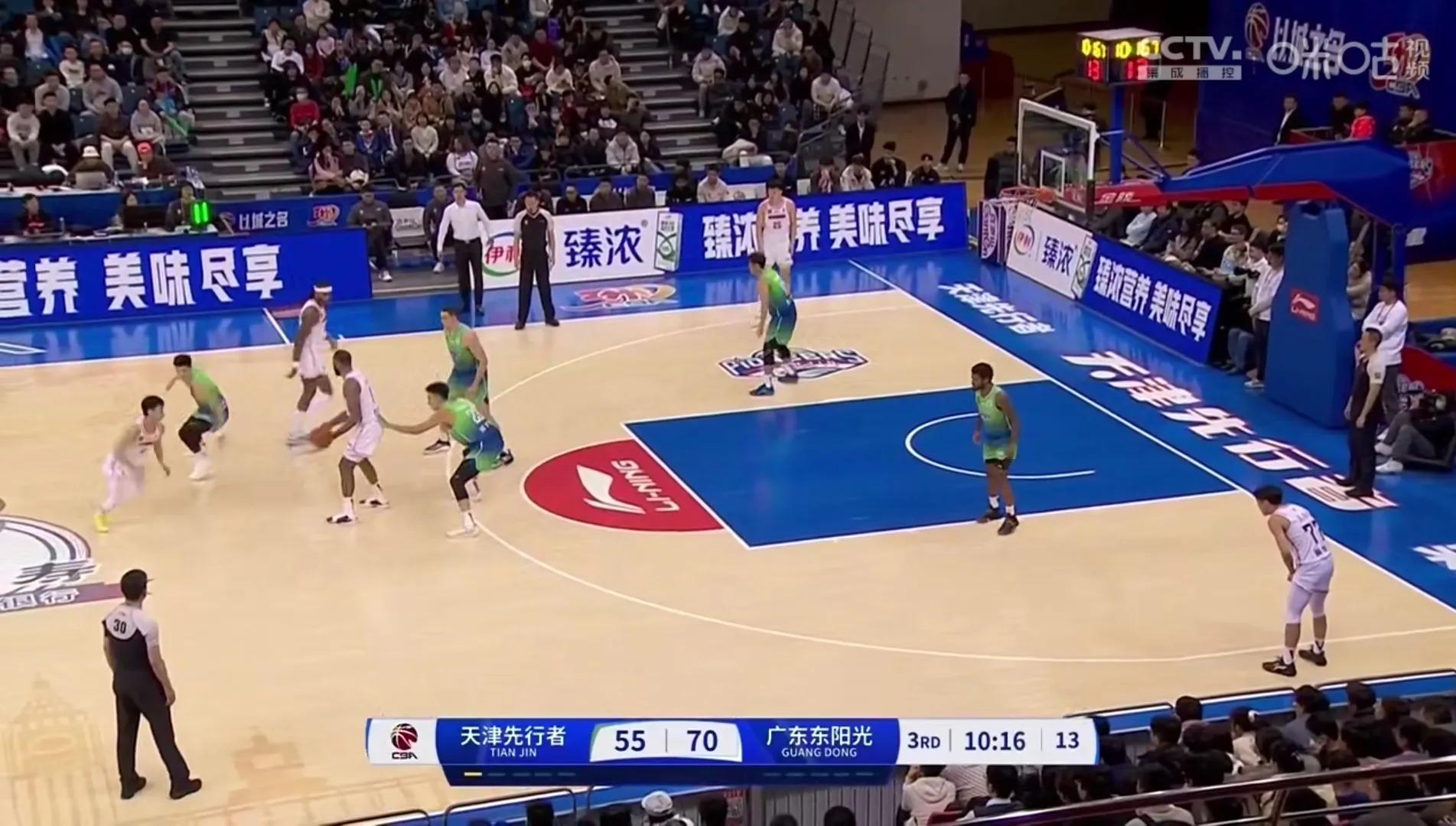 关于青岛队逆转广东队，赢得关键比赛的信息