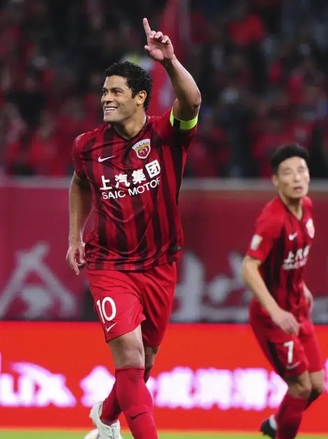 包含上港负国安：上海上港队不敌北京国安队，遭遇失利的词条