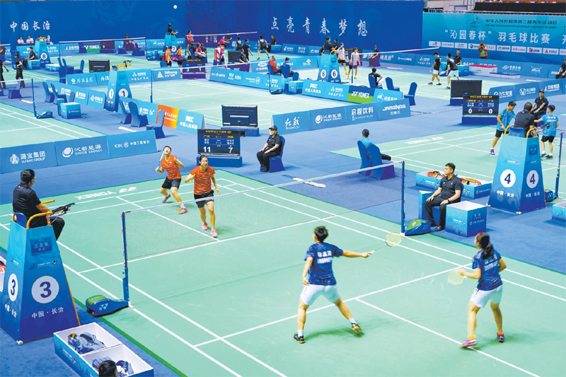 关于两支劲旅鏖战至最后一刻，分胜负难分轩轾的信息