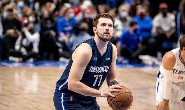 包含一己之力带领球队脱困，球员个人能力发挥光芒的词条