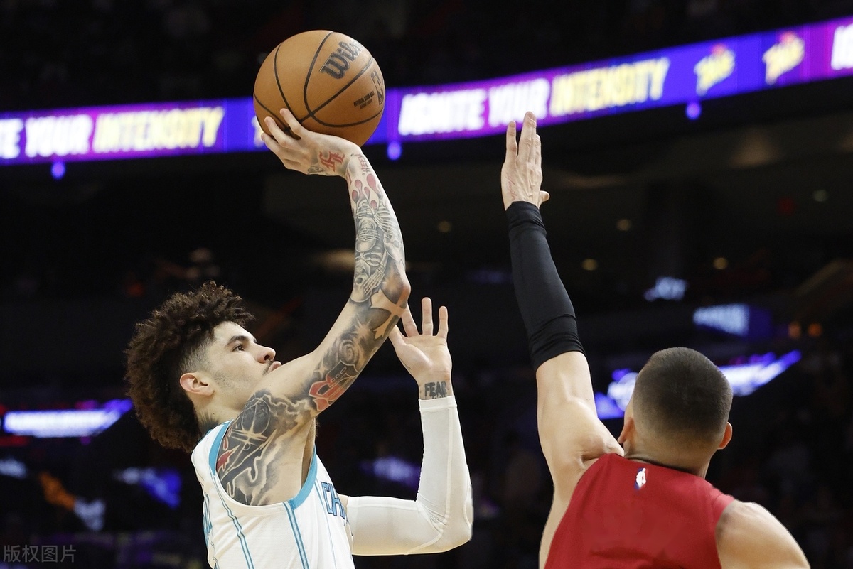 老鹰取胜黄蜂，年轻球员表现抢眼