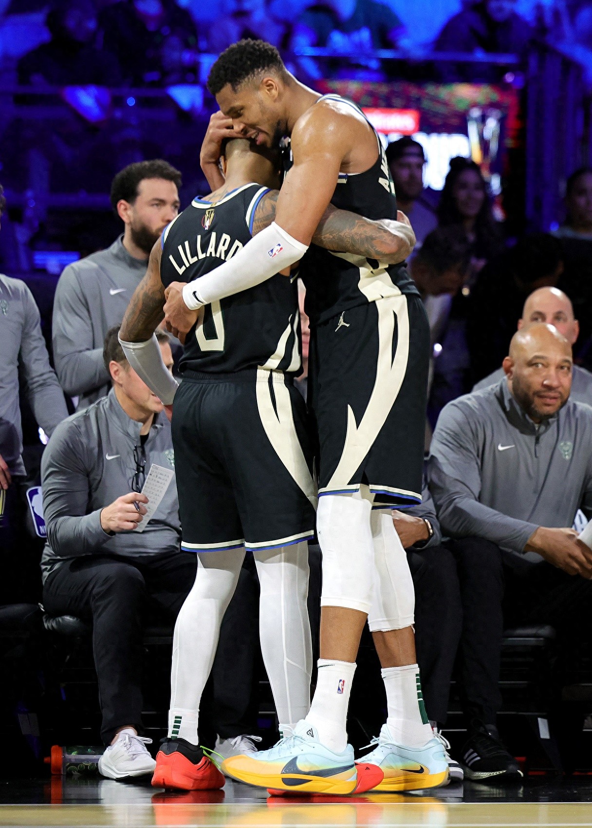 雄鹿全队表现稳定，轻松取得连胜