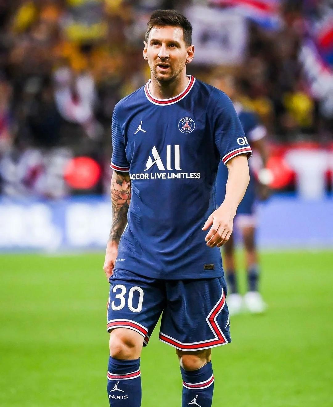 巴黎圣日耳曼梅西独中两元，轻取晋级