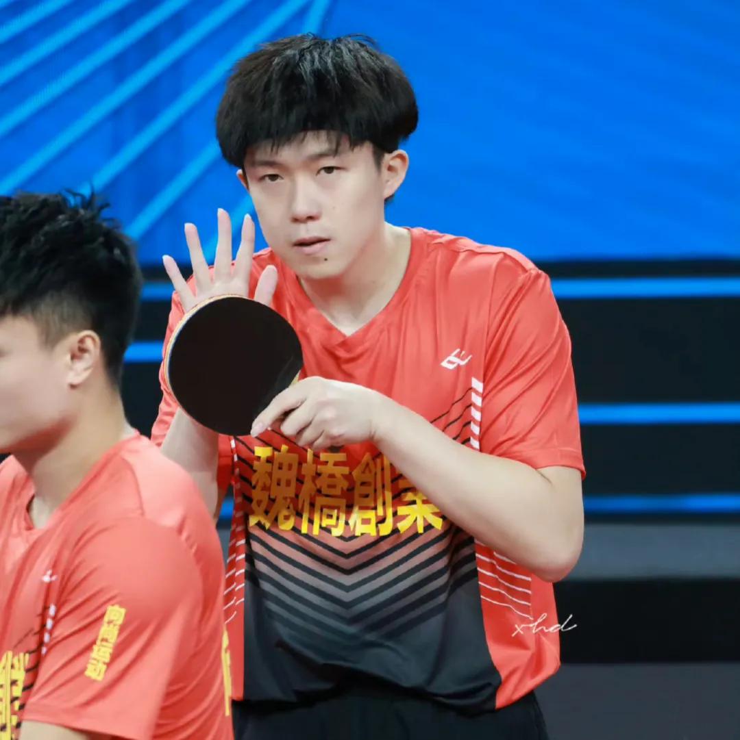 马赛队新一轮转会引起球迷热议，风波不断